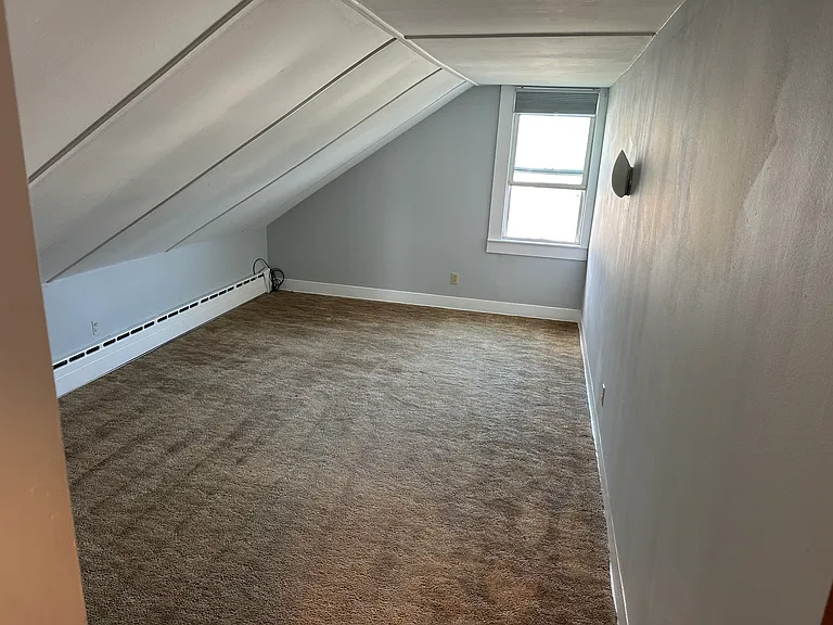 7 Oak St — Photo 3