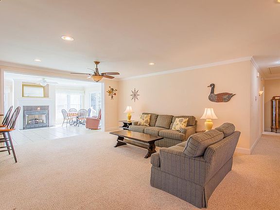 4th image of 608 Belmont Dr