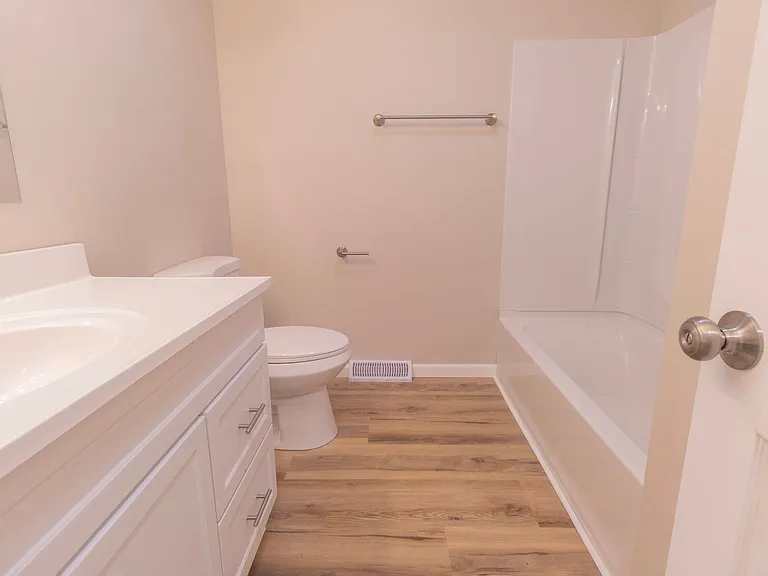 3711 Weymeyer Dr — Photo 11