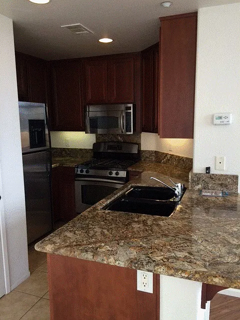 3 bed, 1228 sqft, $3,190 — Photo 2
