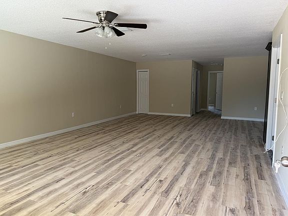 3rd image of 760 NE 149 COURT