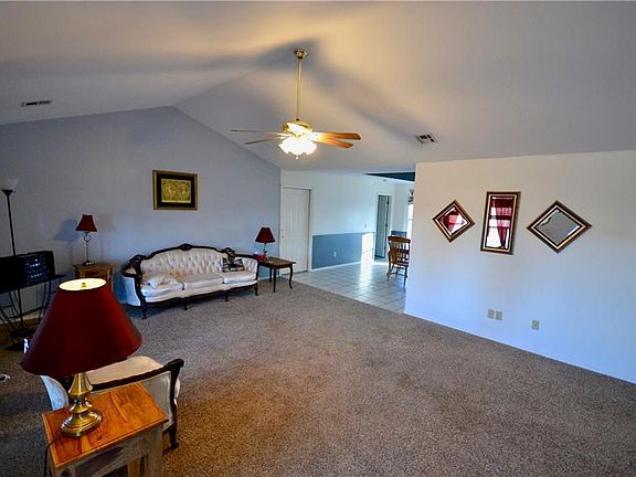 3rd image of 509 Shady Acres Ln