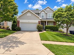 39 Upper Bluffs View Ct, Eureka, MO 63025