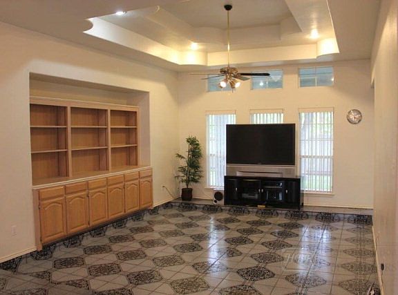 4th image of 141 N Vista Del Sol Dr
