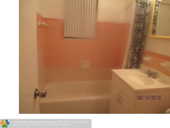 4th image of 410 SW 7th St #1-2