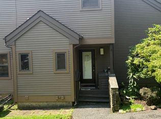 37 Skyview Ln #A, East Stroudsburg, PA 18302