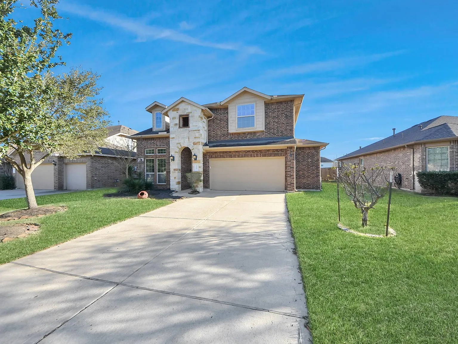 4 bed, 2.5 bath, 2401 sqft, $2,250 — Photo 4