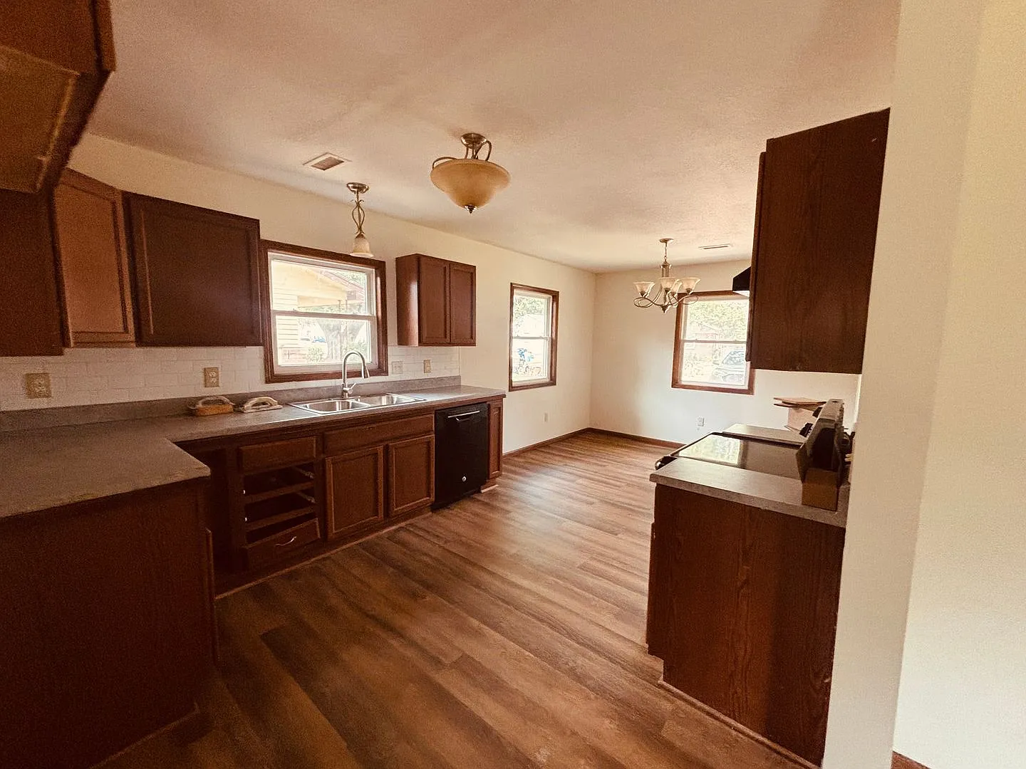 Fully Updated 4-Bedroom Home Move-In Ready! — Photo 4