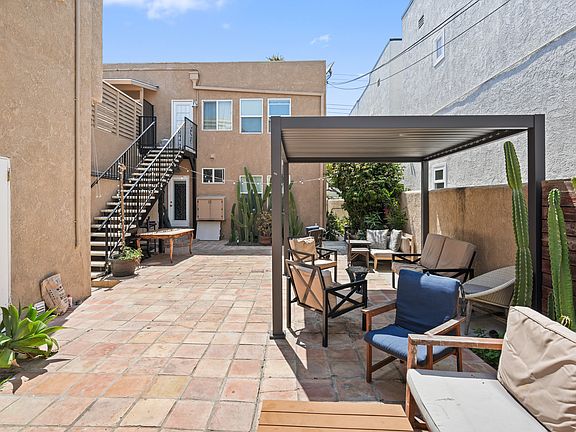 4th image of 6067A W Lexington Ave #A