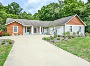 6500 Riverside Ln, Middleville, MI 49333