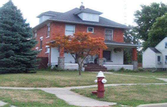 2nd image of 320 N Locust St