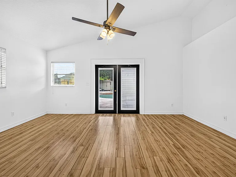 3105 Saint Clair Ave — Photo 18
