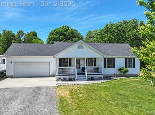 5825 Cobblestone Dr, North Branch, MI 48461