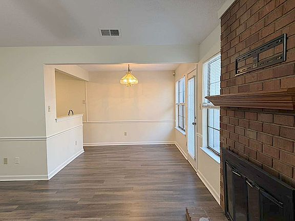 3rd image of 6914 Snyder Rd