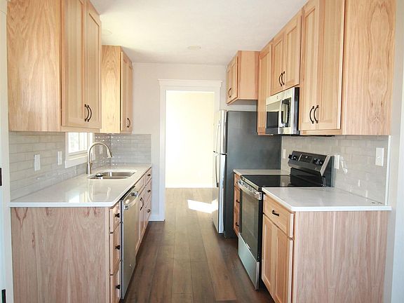 4th image of 819 S 19th St