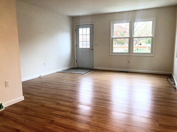 4th image of 4350 Creekside Dr