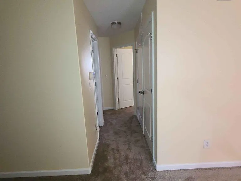 933 Capetown Ln — Photo 9