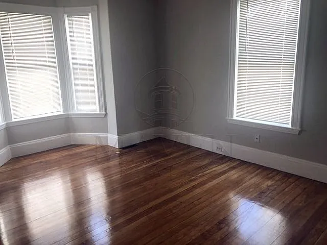 13 Lincoln St #1