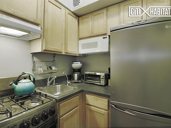 2nd image of 526 E 84th St #3C