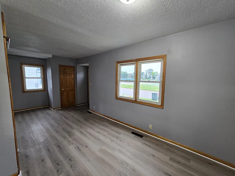 301 Rath St — Photo 4