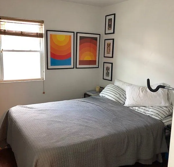 1110 Green St #2R — Photo 6