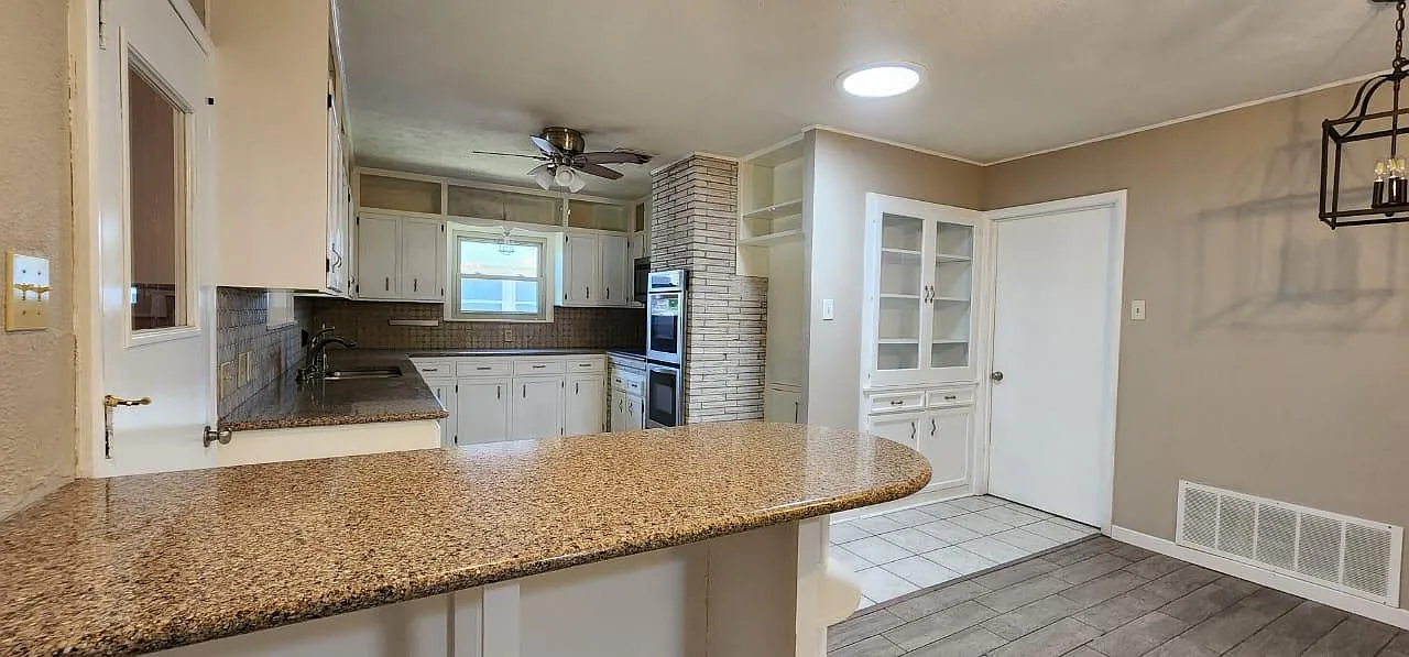 3 bed, 3019 sqft, $2,800 — Photo 4