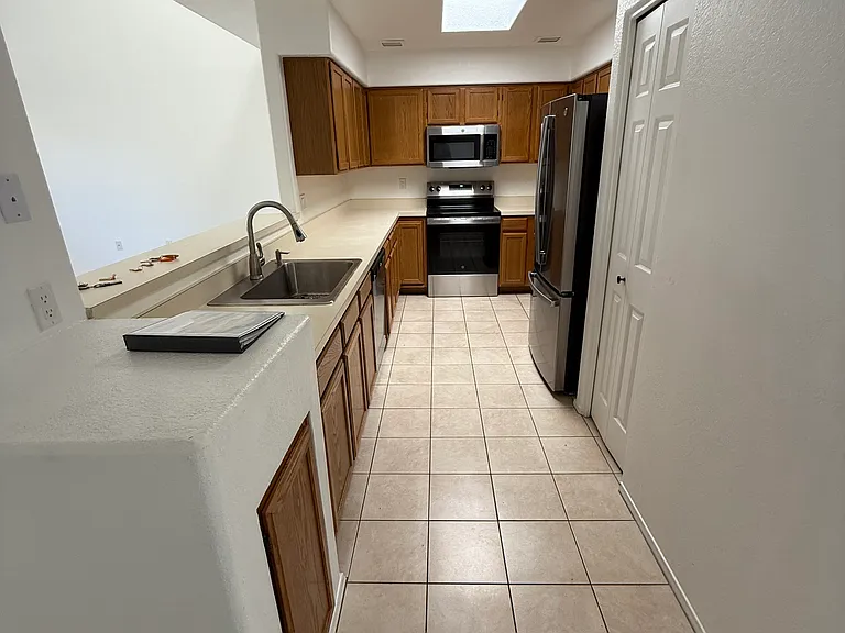 1678 W Dalehaven Cir — Photo 4