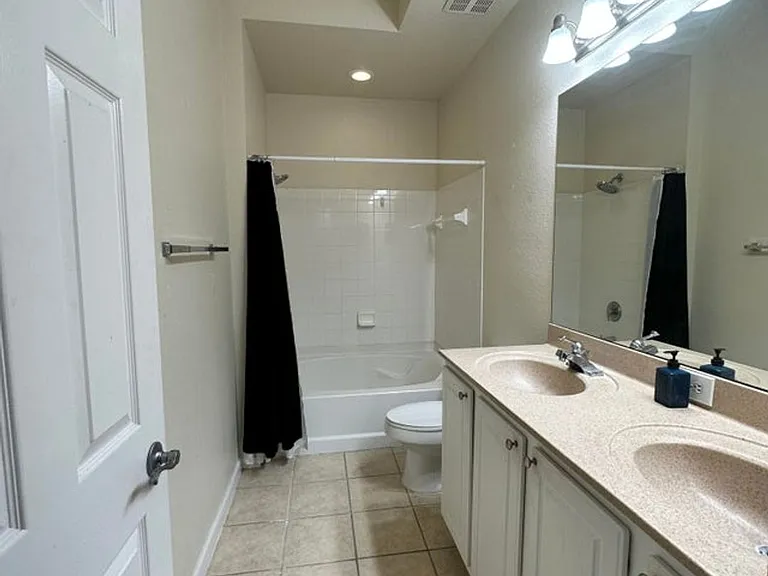 10075 Gate Pkwy N #1904 — Photo 9