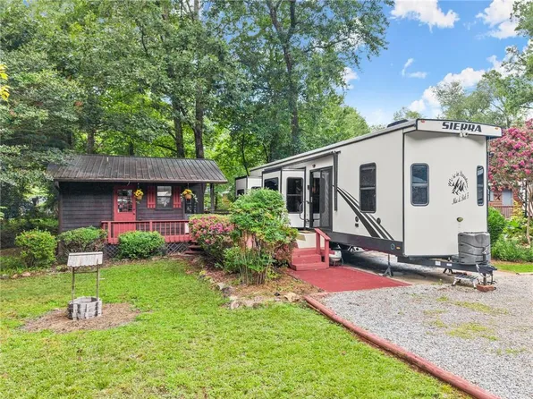 407 Hidden Valley Rd, Cleveland, GA 30528