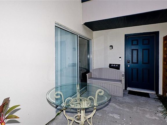 2nd image of 944 Byron Ct #16C