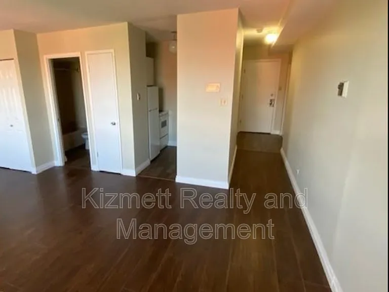 10140 120th St NW #1105 — Photo 3