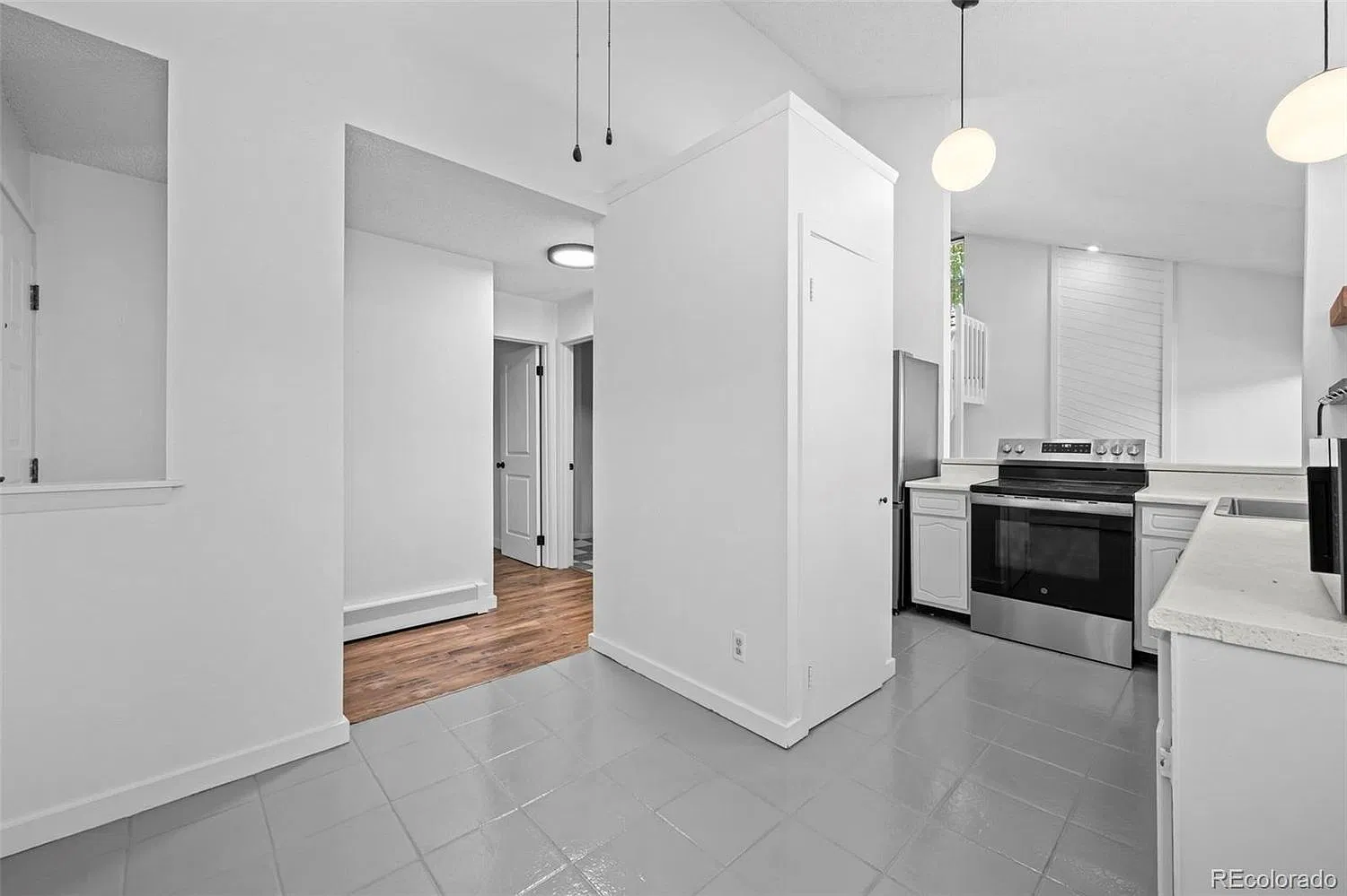 2 bed, 1058 sqft, $2,225 — Photo 2