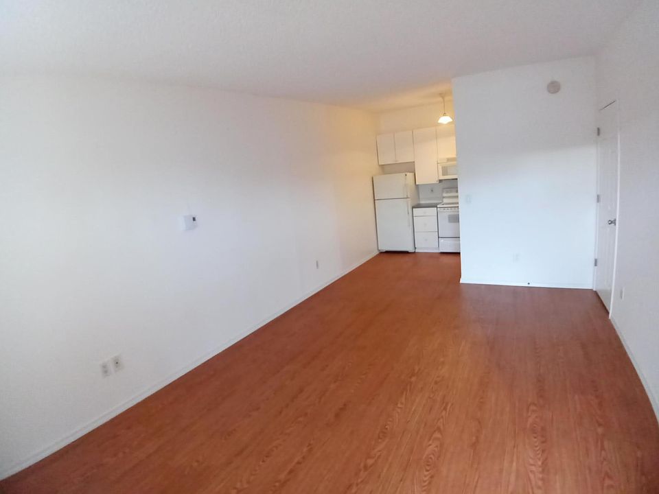 1st image of 401 23rd St SE APT A