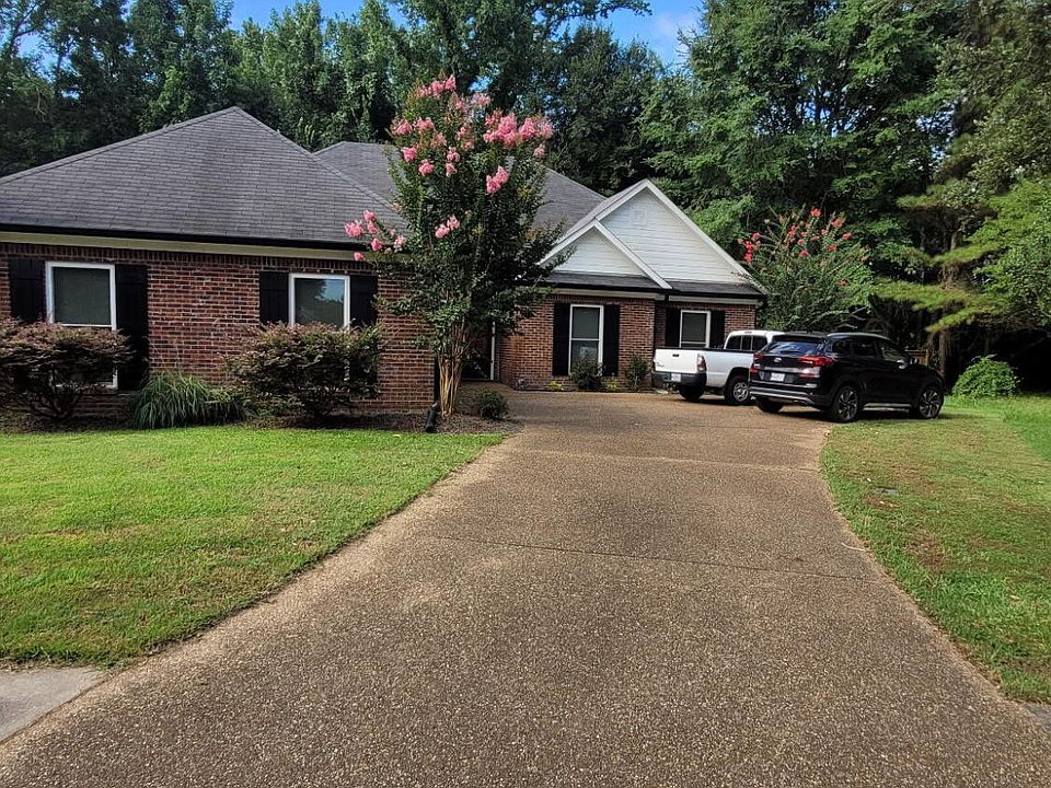 1st image of 107 Ashby Park
