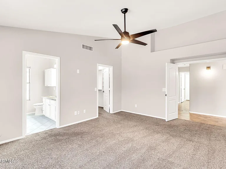 1113 E Betsy Ln — Photo 21