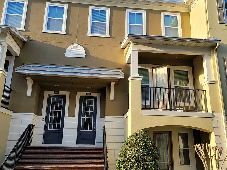 1st image of 586 Edgerly Pl