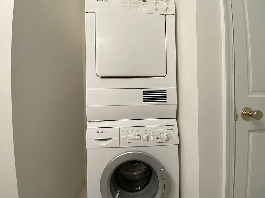 Studio, 445 sqft, $1,900 — Photo 4