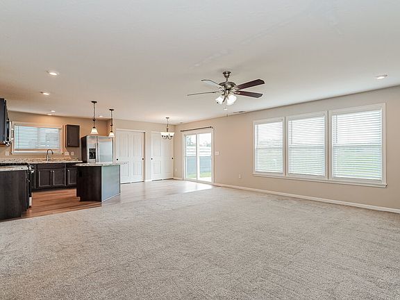 4th image of 4996 Crestbrook Dr