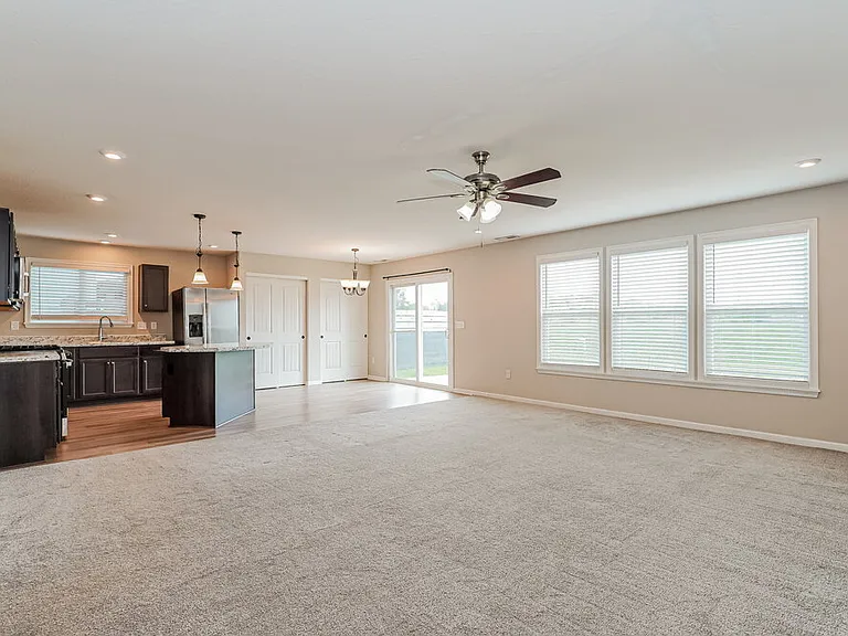4996 Crestbrook Dr — Photo 4