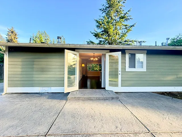 20628 NE 75th Pl — Photo 23