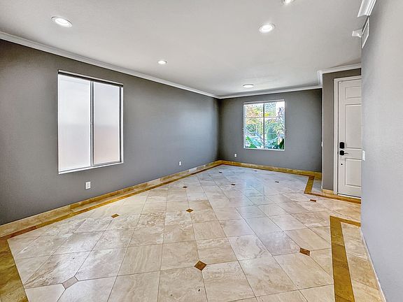 3rd image of 42 Dawn Ln