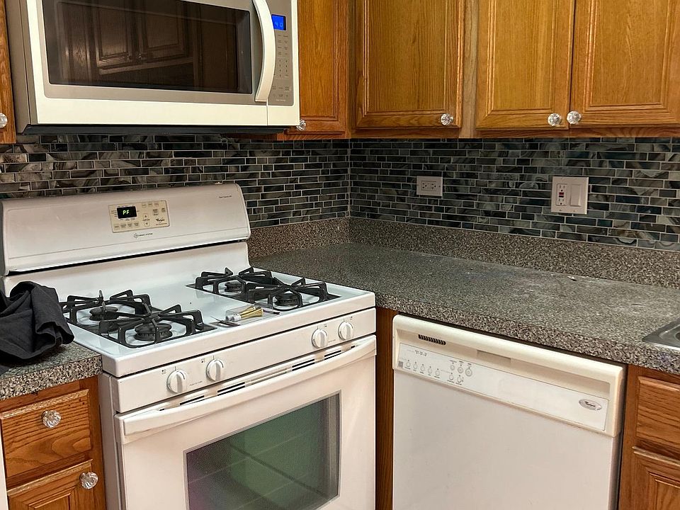 1st image of 4933 N Harlem Ave #3
