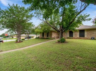 6801 Ridgetop Rd, North Richland Hills, TX 76182