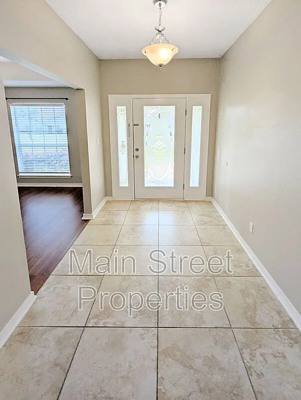 3 bed, 2.0 bath, 2282 sqft, $1,995 — Photo 4