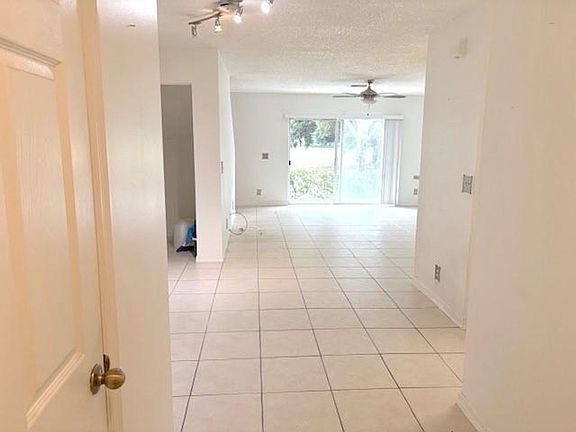 5th image of 8632 S Southgate Shores Cir
