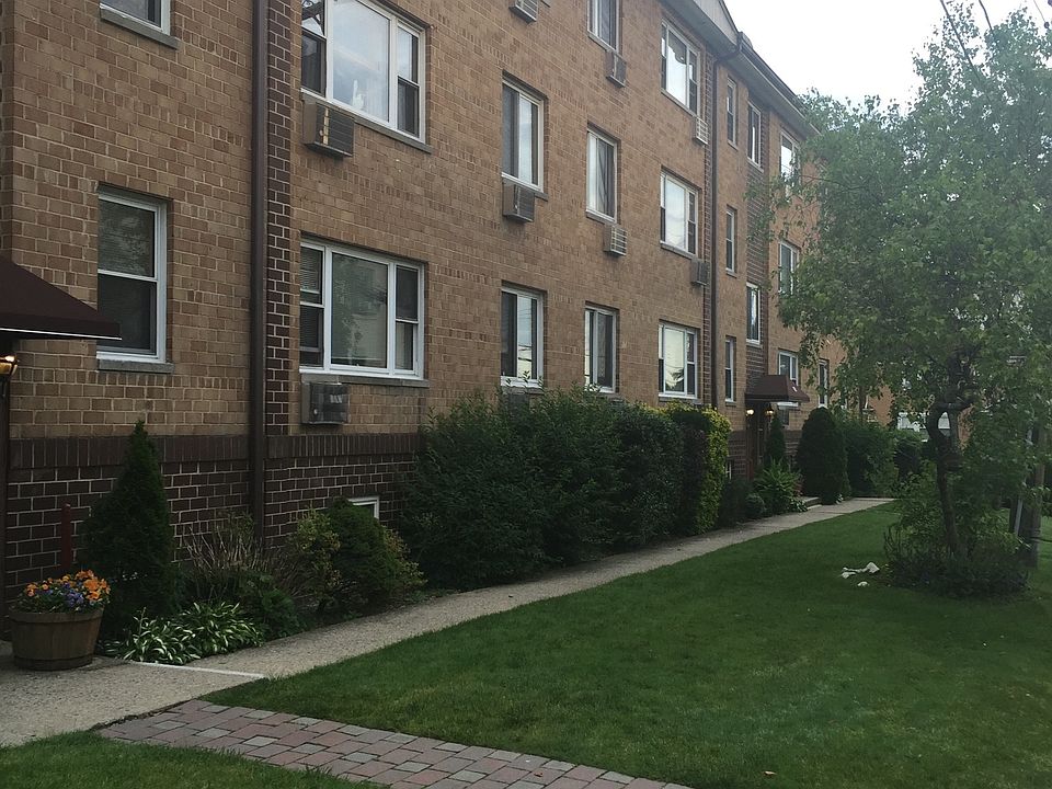 1st image of 62 Crescent Pl APT 1D