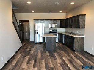 9028 W Ark Pl, Sioux Falls, SD 57106