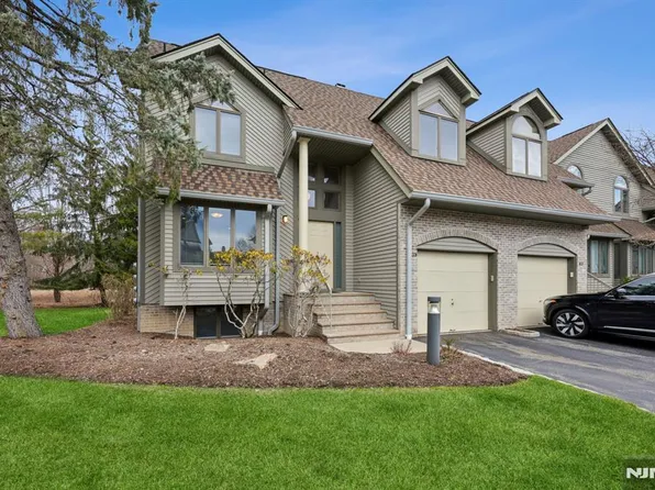 106 Aspen Ct #T004, Norwood, NJ 07648