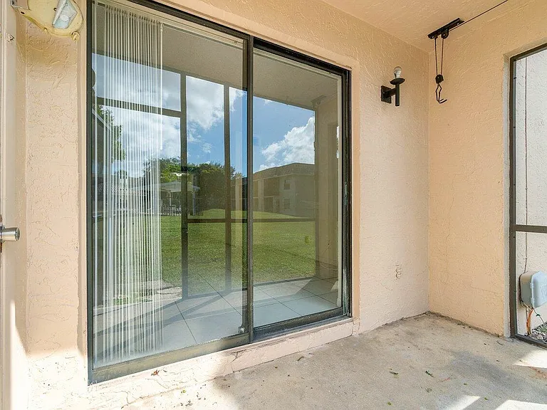 6736 Palmetto Cir S #105 — Photo 22