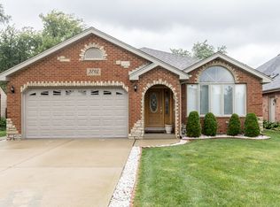 5702 W 83rd St, Burbank, IL